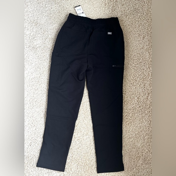 Women’s Figs Scrubs - Picture 5 of 7